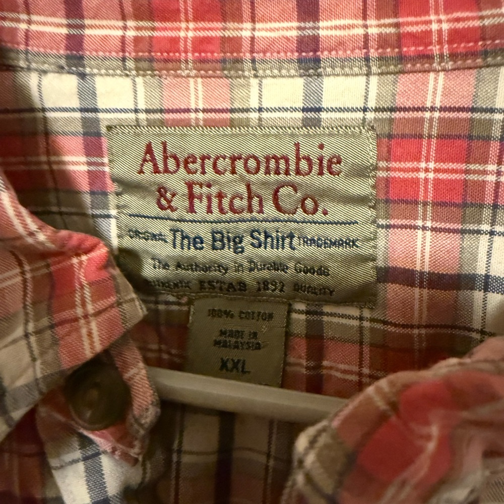 Vintage Abercrombie Men's Red Plaid Shirt - Picture 5 of 6
